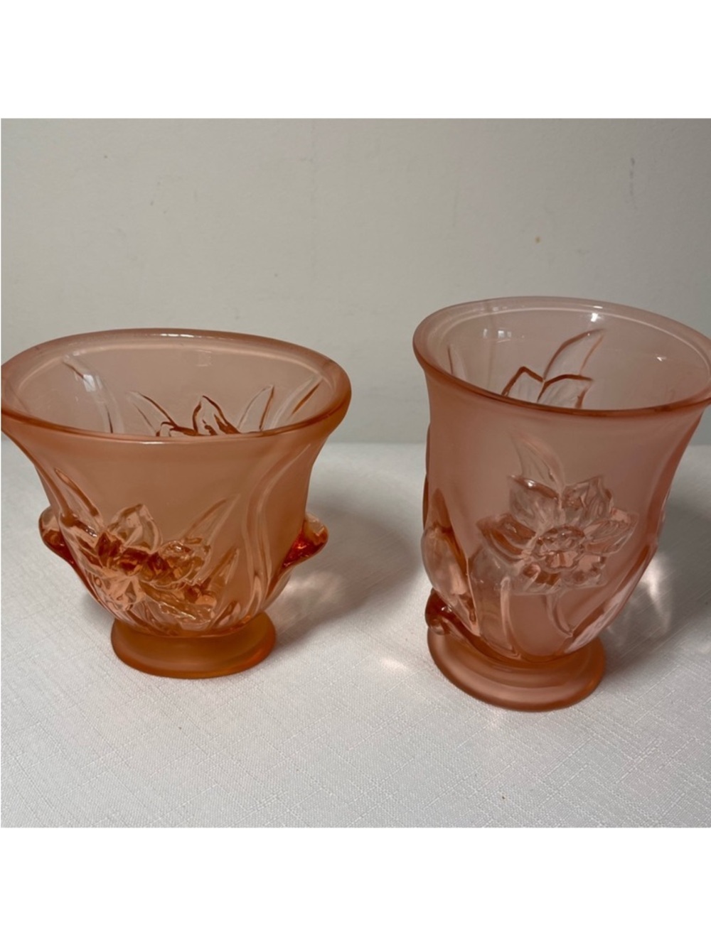 Vintage pink frosted bathroom set glass and toothbrush holder (or vase trinkets)